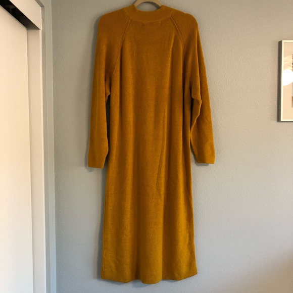 SOLD ✨FREE PEOPLE Santa Barbara Gold Honey Slouchy Knit Sweater Dress (Small) - Picture 4 of 9
